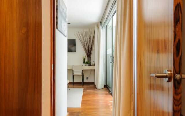 Upscale 4BR House in Condesa