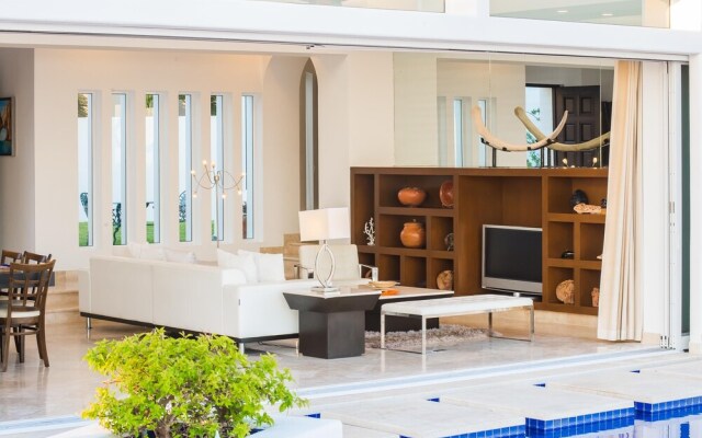 Elegant 6 Bedroom Villa With Amazing Ocean Views: Villa Clara Vista