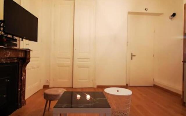 La Croisade-Studio-Hyper centre Tassin- Suite 1
