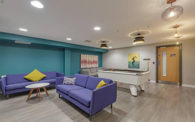 JOIVY Affordable Edinburgh - Adults only