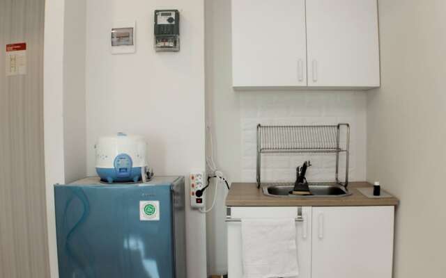 Warm And Cozy Studio At Grand Kamala Lagoon Apartment