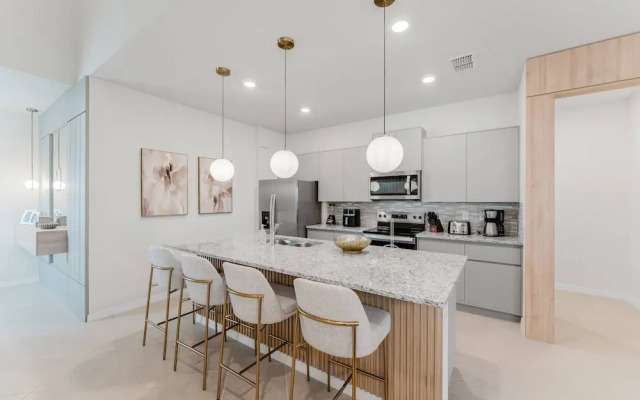 Amazing 7 bd Summerkitchen Gameroom