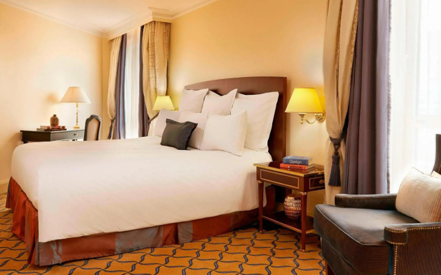 Renaissance Paris La Defense Hotel