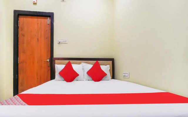 Oyo Flagship 807564 Hotel Pvs Grand