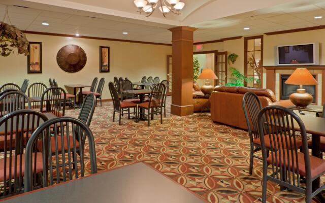 Holiday Inn Express & Suites Kent - University Area by IHG