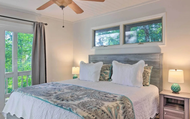 Highlands Home w/ Fireplace, Views, & Trails!