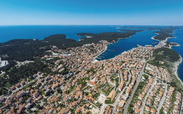 Awesome Apartment in Mali Losinj With Wifi and 3 Bedrooms