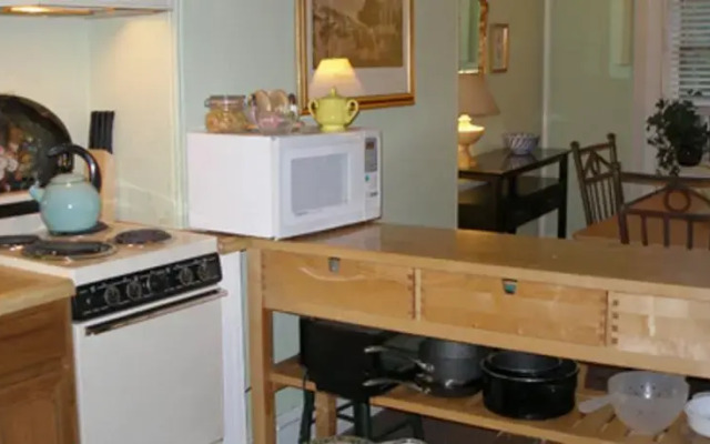 Clinton Street Bed & Breakfast
