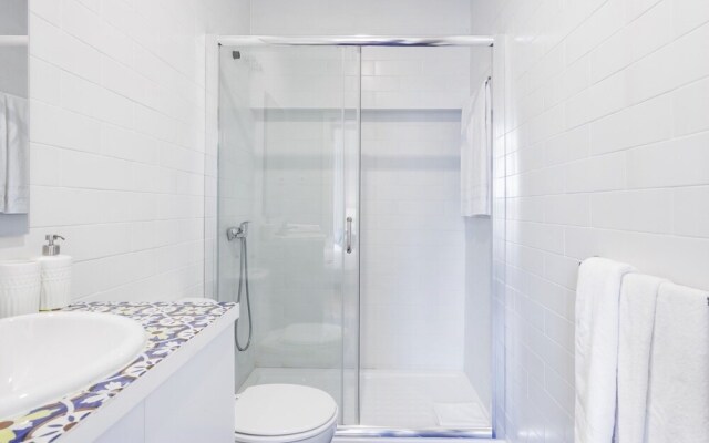 Nada04 · Studio Apartment With Balcony Next to Ribeira