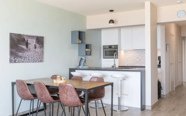 Modern Apartment With Frontal Sea-view