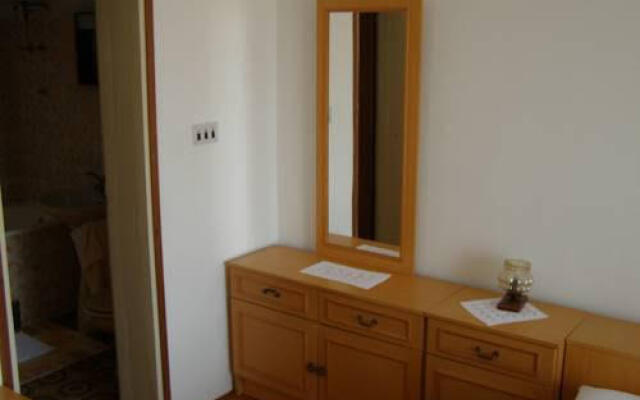Apartment Cvite