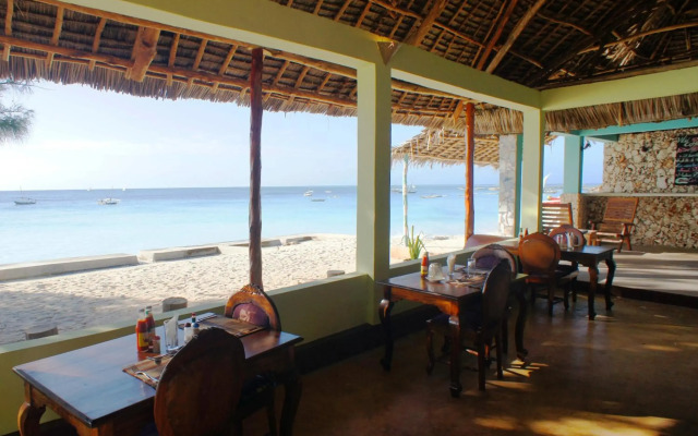 Smiles Beach Hotel