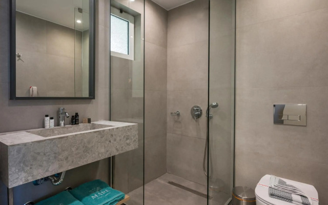Leonardo Crystal Cove & Spa by the sea - Adults Only