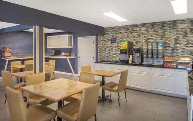 Travelodge by Wyndham Savannah Area/Richmond Hill