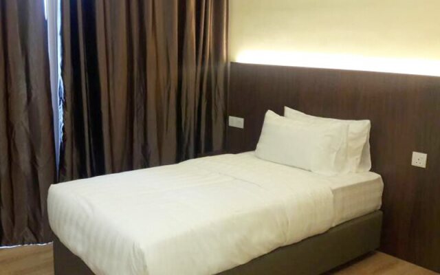 Place2Stay Business Hotel @ Emart Riam
