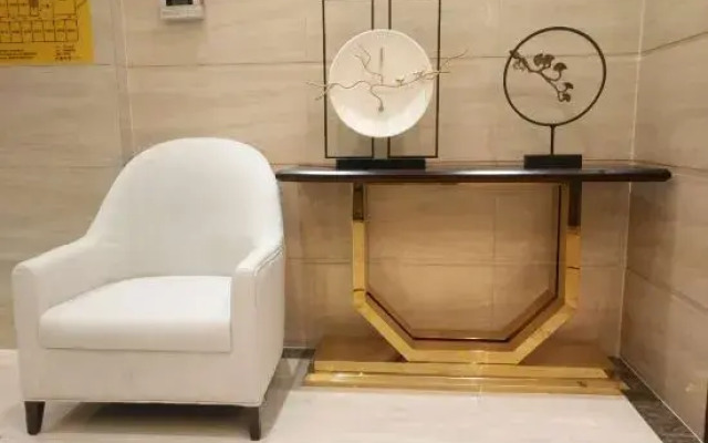 Weimei Shangpin Hotel (Hami Huanghou Tianjie)