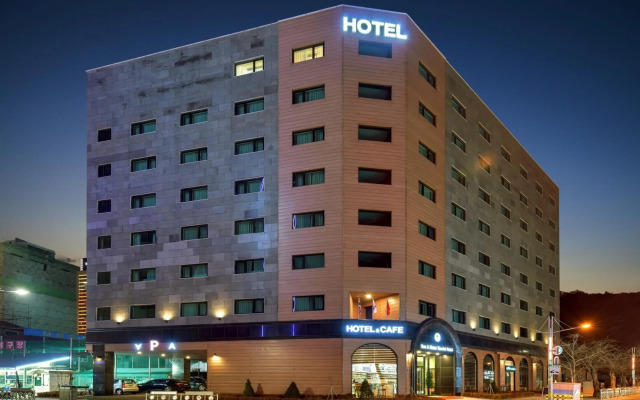 Sea & Moon Tourist Hotel
