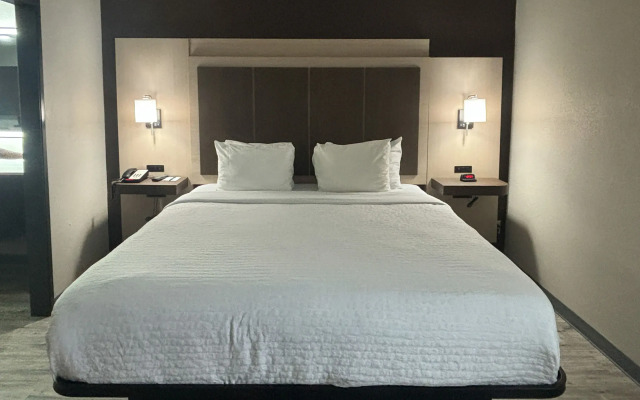 Quality Inn & Suites at Airport Blvd I-65