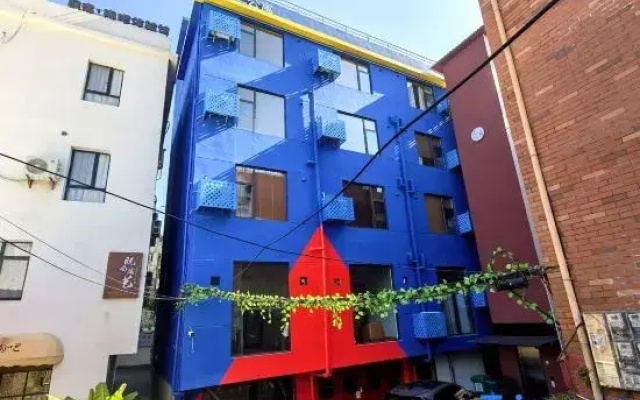 Jingdezhen UP Apartment (Taoxichuan Creative Plaza)