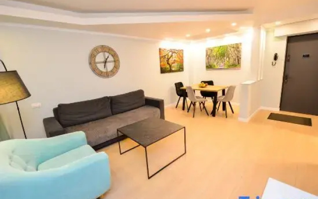 Twin I - One Bedroom - 4 Guests - Cismigiu Gardens