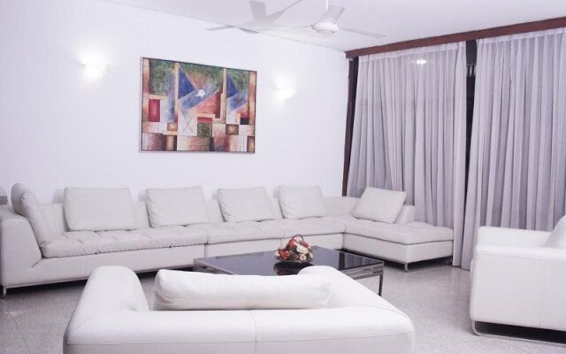 Hotel 12