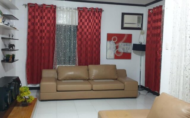 Fully furnished, peaceful and lovely home that is located 2 minutes from the heart of the city.