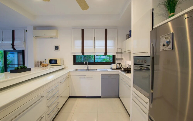 Boutique 3BR Pool Villa White Cove Rawai
