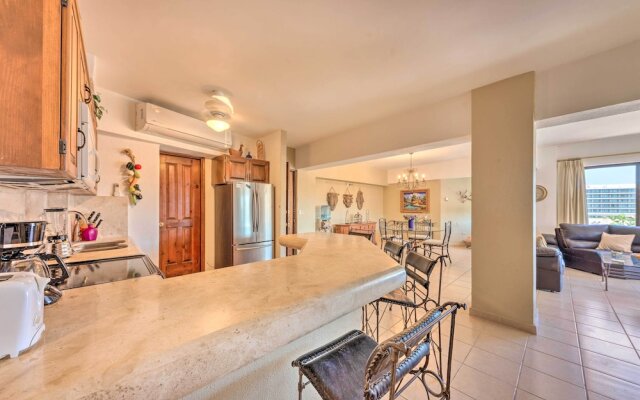 Condo in Plaza Nautica < 1 Mile to The Arch!