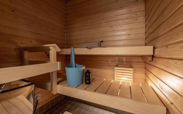 Apartment, Sleepwell, Tikkurila with private sauna, 70m2 1-7 pers