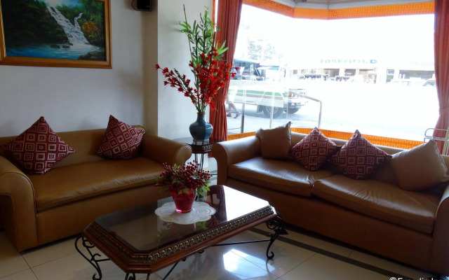 Orange Grove Hotel