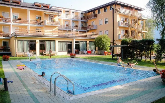 Hotel Dolomiti Levico