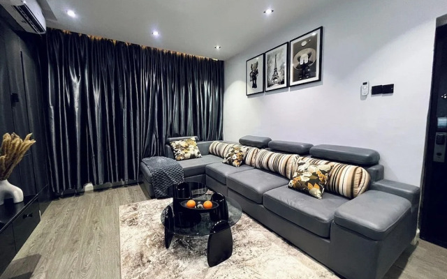 Shortlets Apartment by Tomi