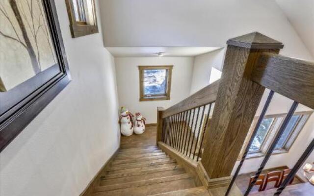 Highwood Hideaway Apartment