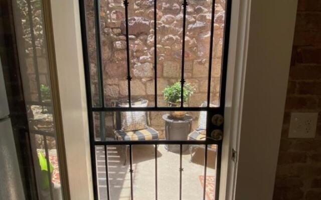 Bisbee Brownstone Suites