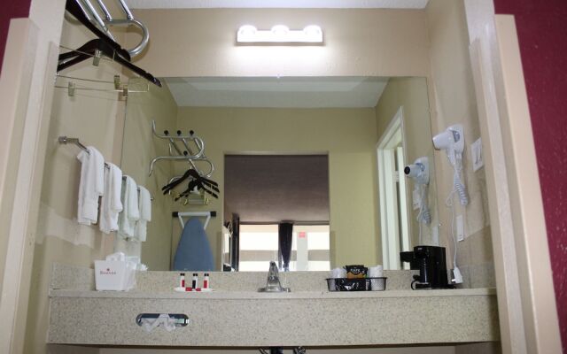 Ramada Perry Near Fairgrounds