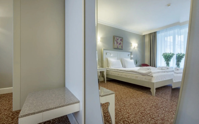 Ratonda Centrum Hotel