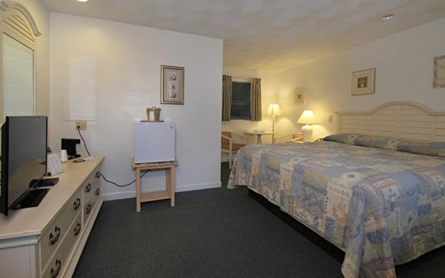 Hamilton Village Inn