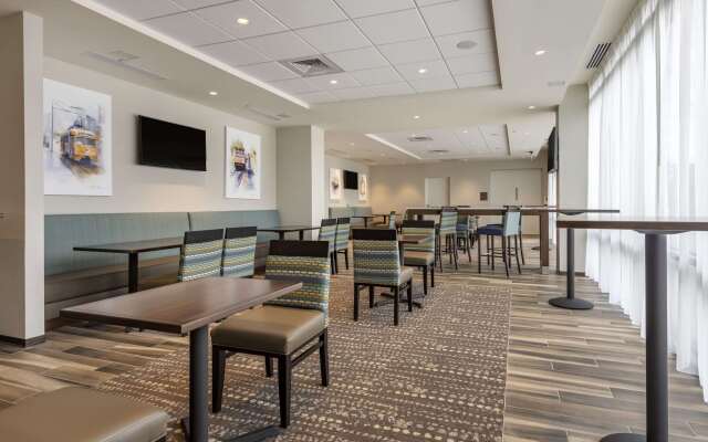 Comfort Inn & Suites Pittsburgh-Northshore