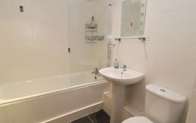 Whistle Stop Apartment