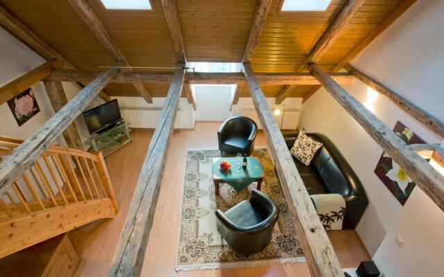 Axiom mit Altstadtflair - ABC273