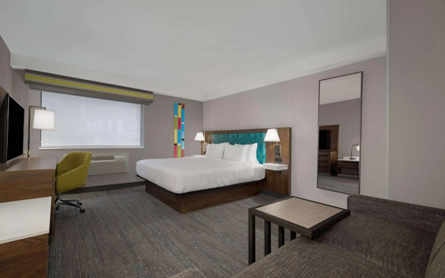 Hampton Inn & Suites by Hilton Toronto Downtown