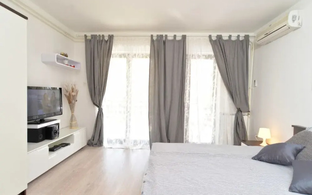 Apartment 628