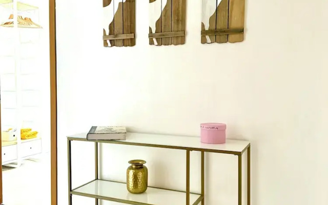 Spacious duplex in the center