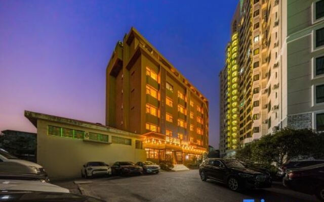 Orange Hotel (Shanghai Xujiahui Stadium)