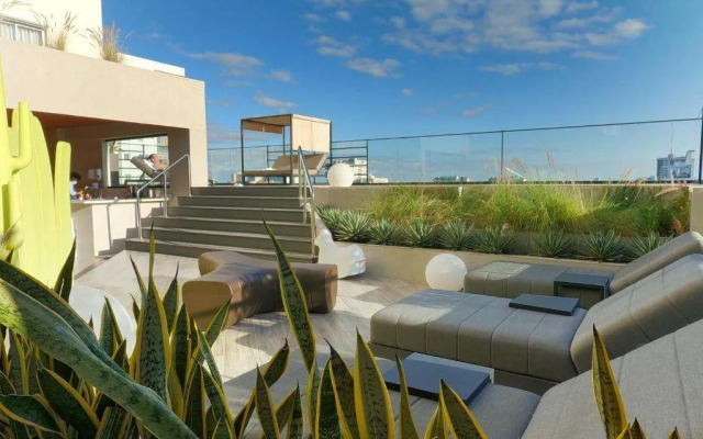 Regatta Living Condos