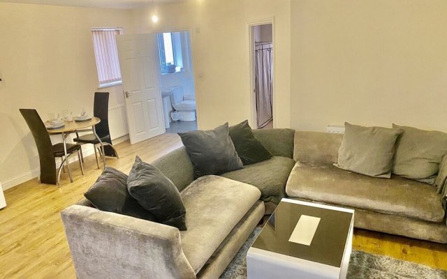 Impeccable 1 Bed Apartment In Town Centre Luton