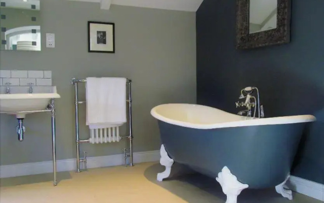 The Three Horseshoes Warham