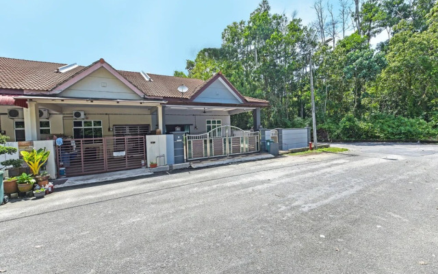 OYO Home 90582 Dz Homestay Bukit Ubi