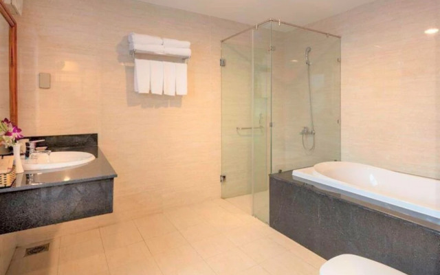 Silver Beach Resort Ke Ga