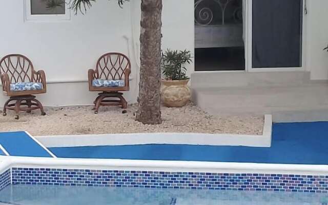 Ocean Front Property - Villa 4 Aruba w pool view